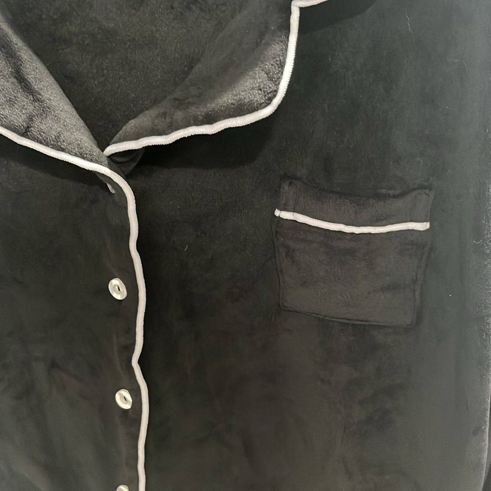 HOUSE OF HARLOW 1960 Velour 2 Piece Pajama Set, Black with White Pipping, Size L - Picture 5 of 13